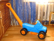 Продам НОВЫЕ каталки-машинки Ямаха с ручкой