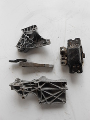 Подушка кронштейн крепления двигателя VW Golf 5 1.9tdi, 2004г.-2010 г